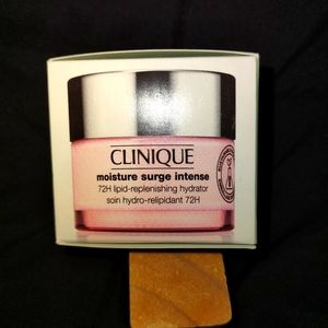 Clinique Moisture Surge Intense